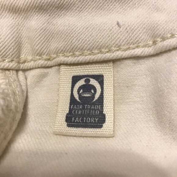 Women's Universal Thread white shorts size 14‎ - Picture 3 of 5